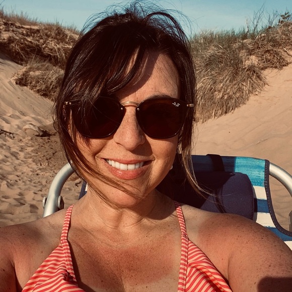 Meet your Posher, Tanya - Picture 1 of 1